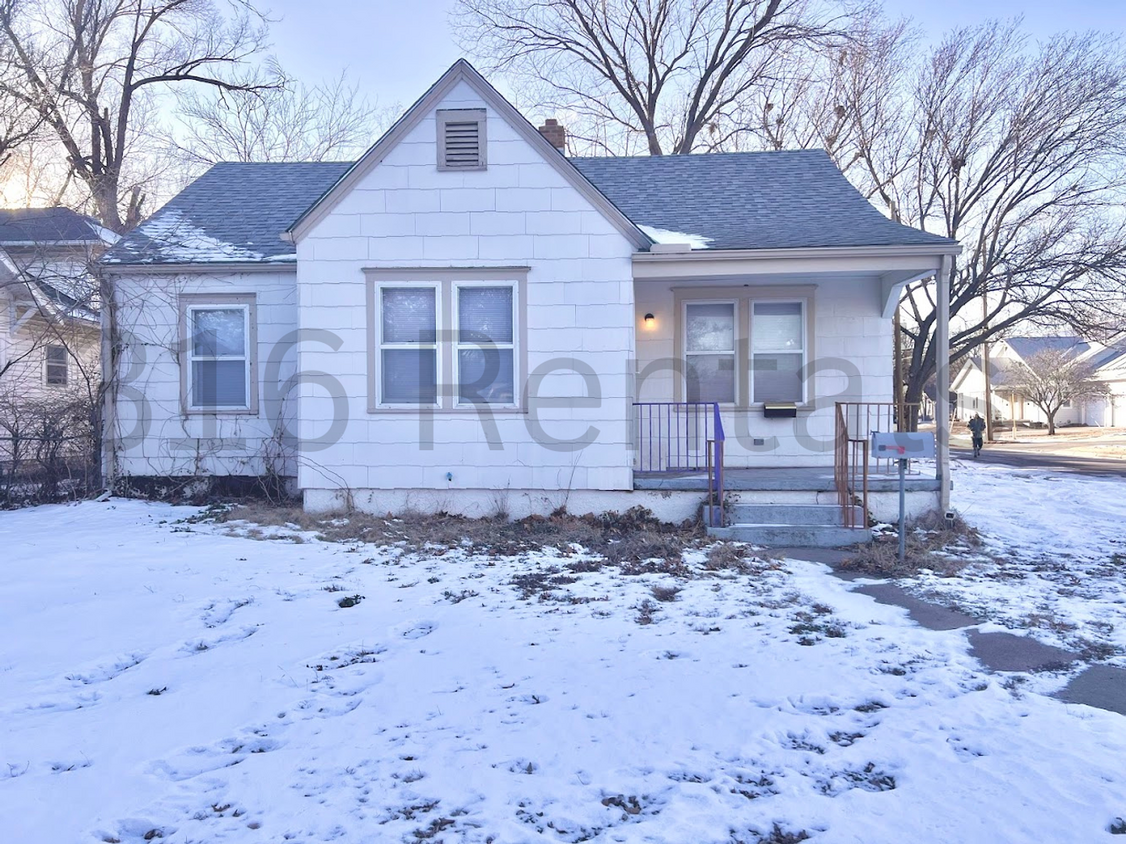 Foto principal - $899 - 3 bed 1 bath home - Single Family Home