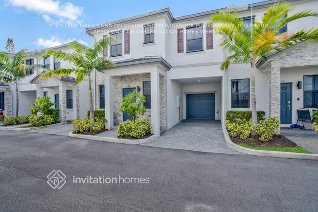 Foto del edificio - 2835 SW 16th Terrace