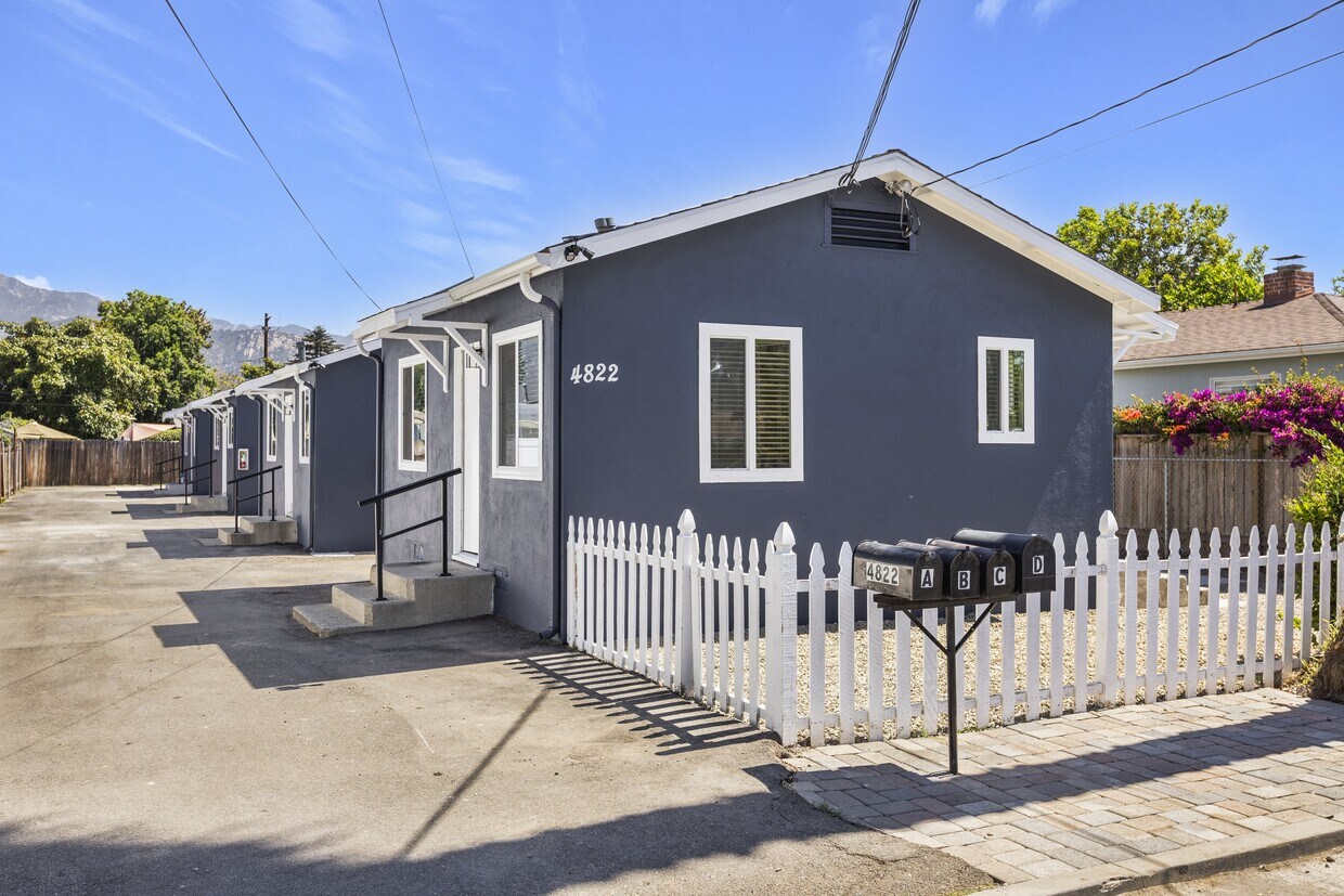 Primary Photo - 4822 8th St