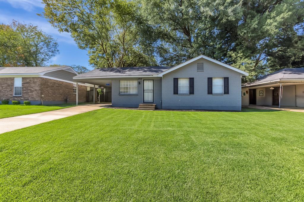 Foto principal - 4829 Bradford Dr