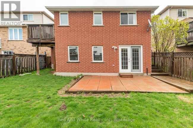 Building Photo - 79 Munroe Crescent