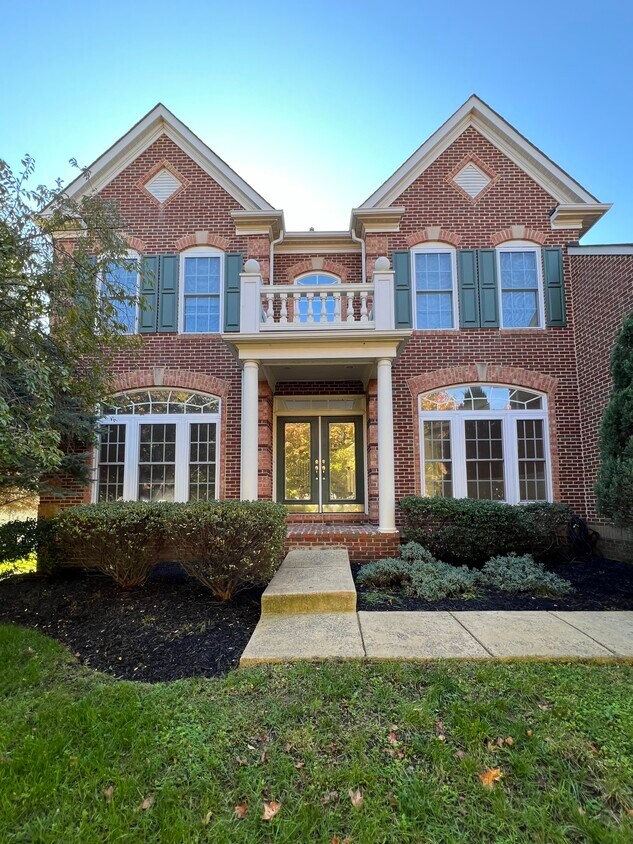 Primary Photo - 43155 Scenic Creek Way