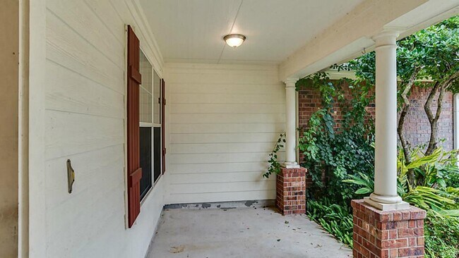 Building Photo - 806 Victoria Lakes Dr