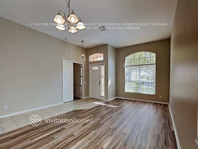 Foto del edificio - 6510 Lake Pembroke Pl