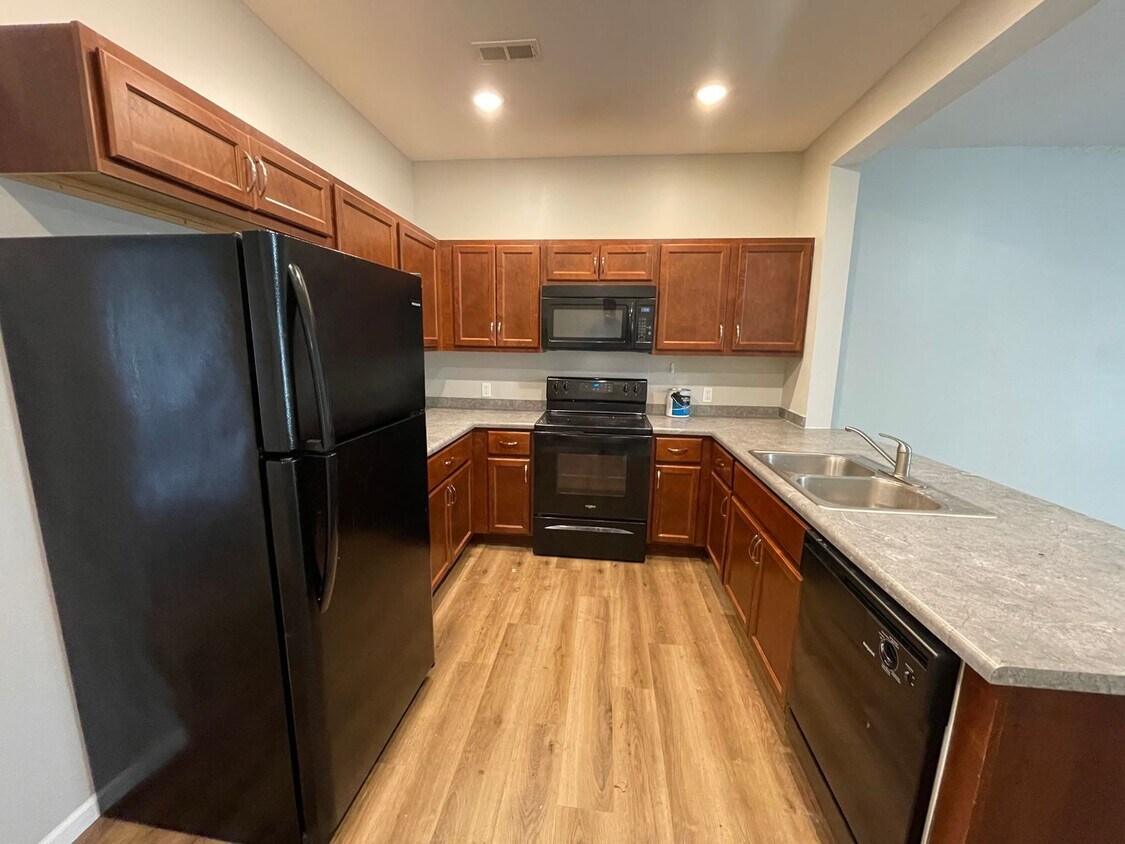 Foto principal - 202 Tyler St