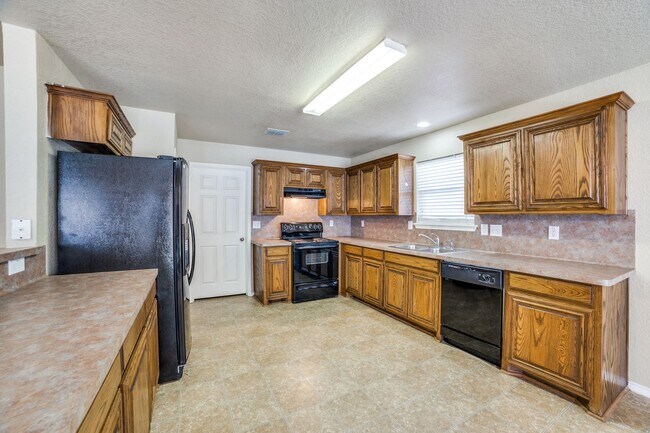 Foto del edificio - 4 Bed/2 Bath Hummingbird Estates Subdivision