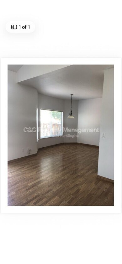 Foto del edificio - 1353 Shell Ln