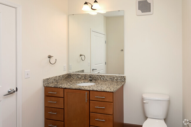 1BR, 1BA - 853SF - 5 Central