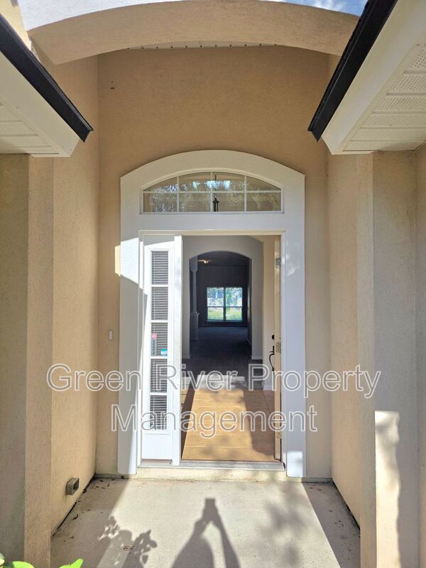 Building Photo - 824 Songbird Dr