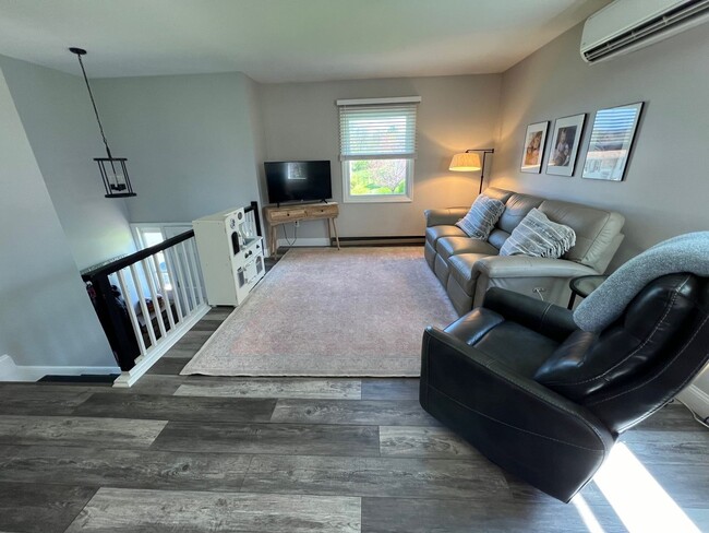 Foto del edificio - 3 bedroom House- Boalsburg