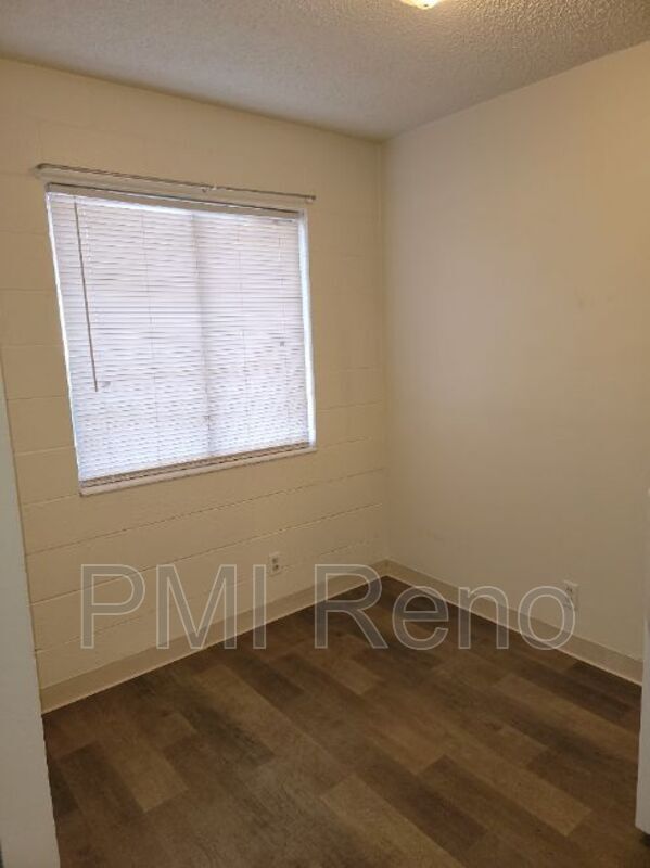 Building Photo - 900 Willow St