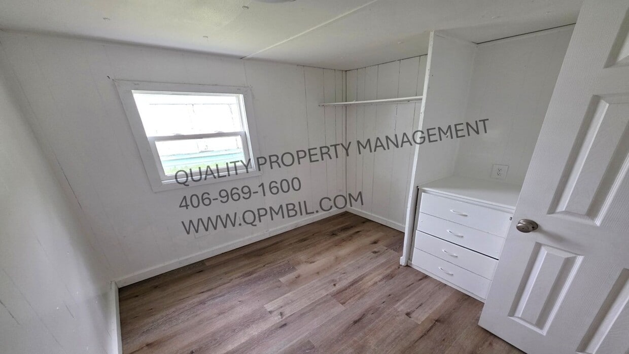 Building Photo - 1807-1821 CANARY 3909-3911 BLUEBIRD