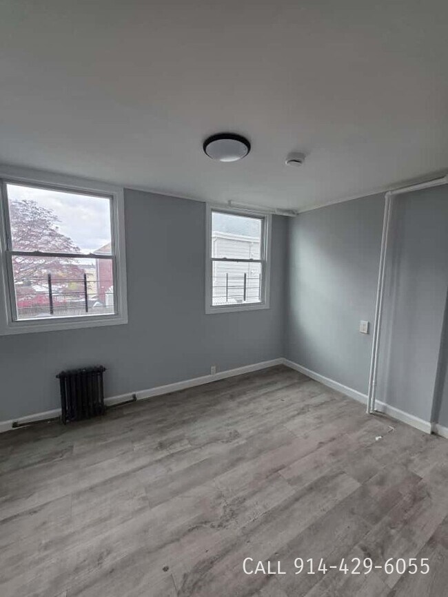 Building Photo - 176 Webster Ave