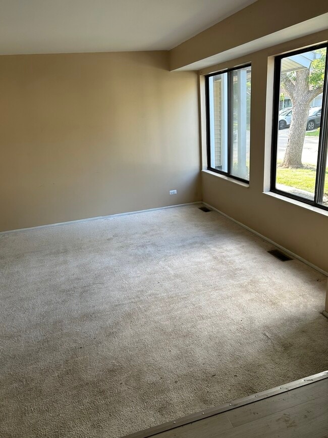 Foto del edificio - 1373 Whispering Springs Cir