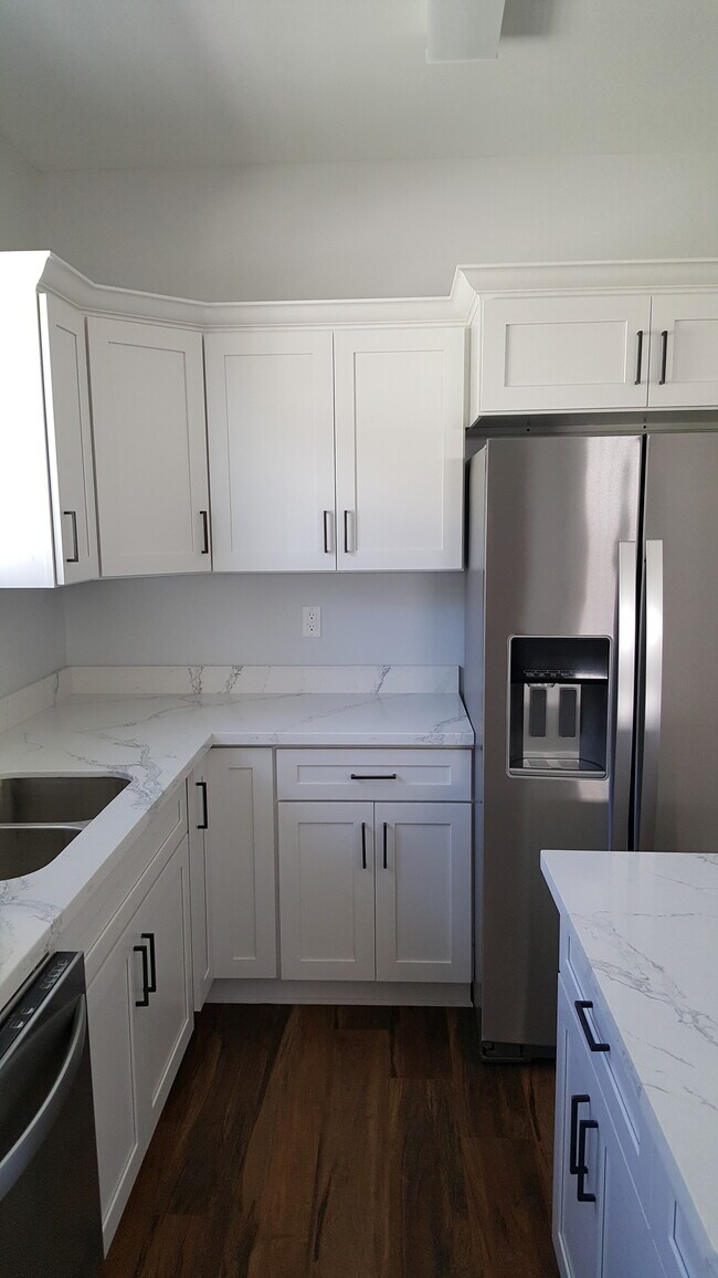 Building Photo - 3028 Baronne St