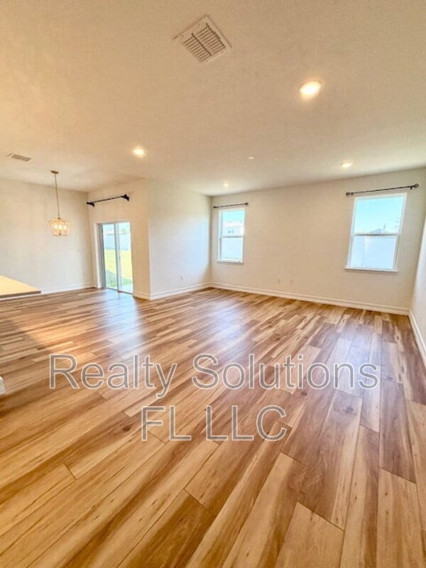 Building Photo - 1616 Blue Lagoon Cir