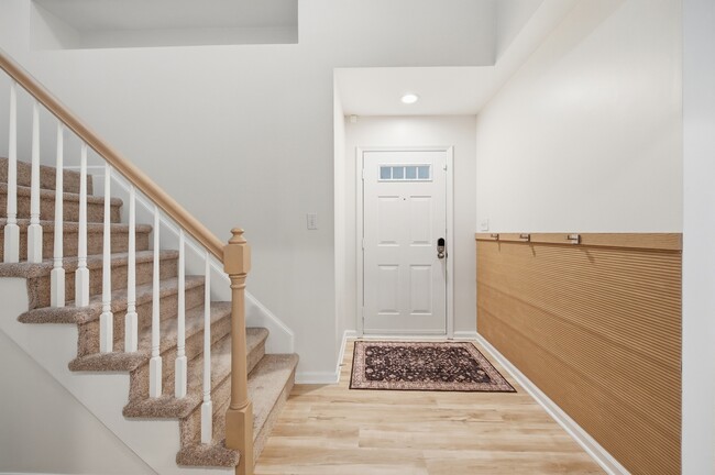 Building Photo - 1305 Tuckaway Reach