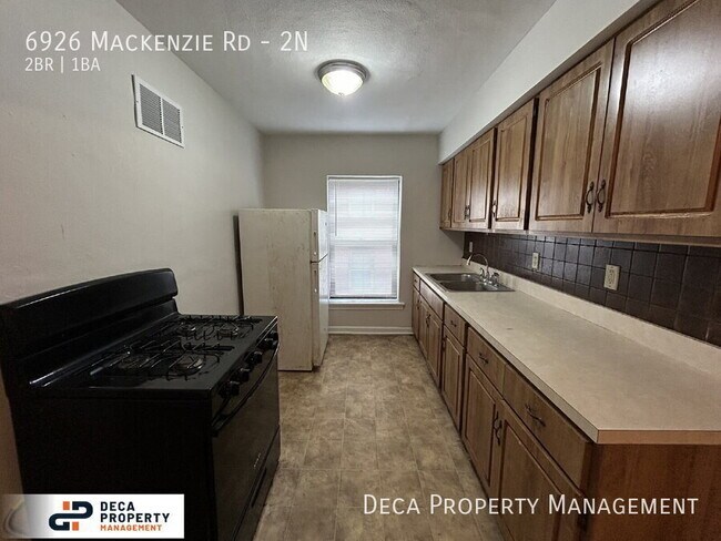 Foto del edificio - 6926 MacKenzie Rd