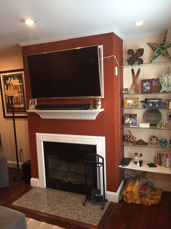 Living Room - 903 S Bouldin St