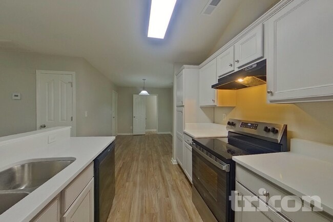 Building Photo - 345 Hunslet Cir