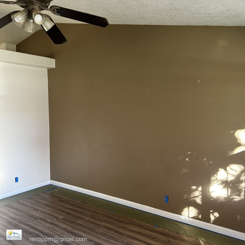 Foto del edificio - 1671 Klemmer Ave N