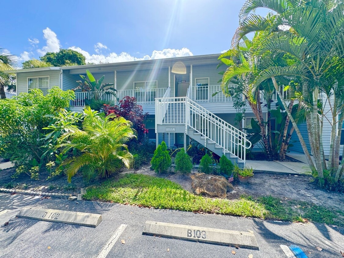 Primary Photo - ** KINGS LAKE ** 2 BED / 2 BATH - CONDO - ...