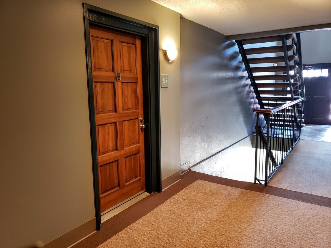 Primary Photo - The Grove 2bd/1ba with New Flooring Throug...