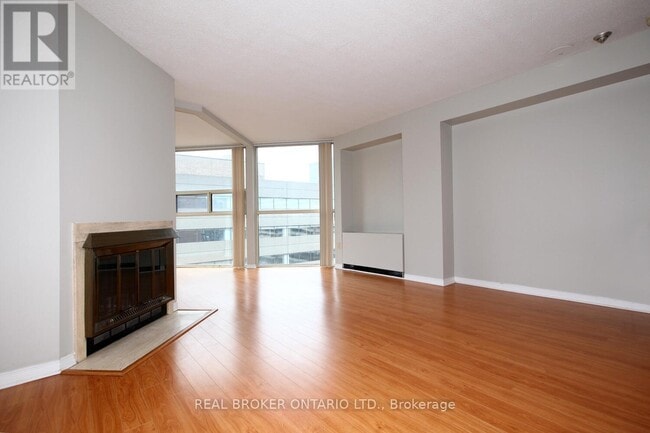 Building Photo - 705 King St W