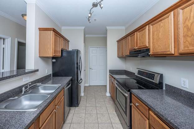 Building Photo - 45 Sycamore Ave