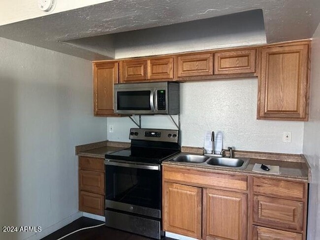 Photo - 1501 E Roosevelt St Apartment