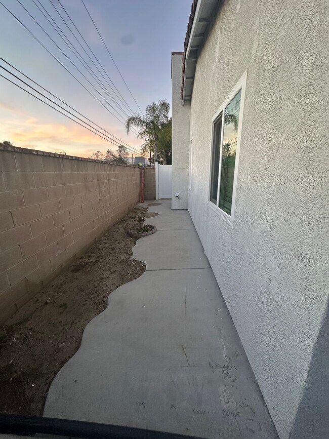 Foto del edificio - 491 W Carter St