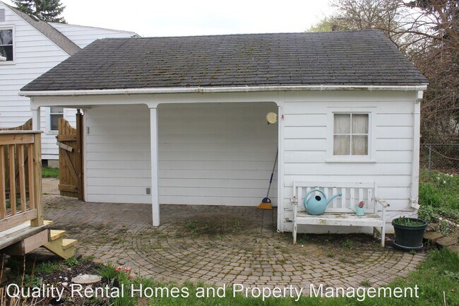 Building Photo - 3 br, 1 bath House - 604 Chalmers