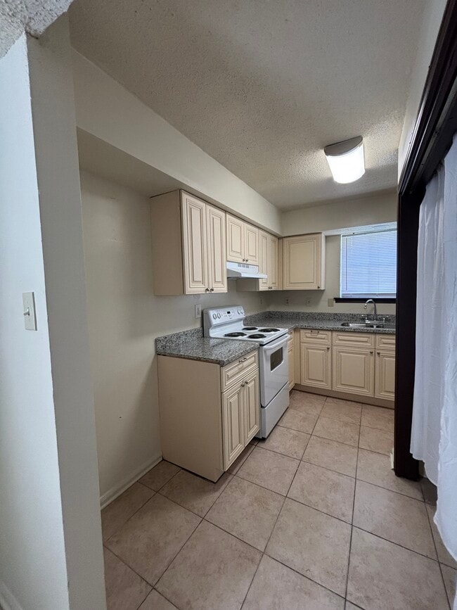 Building Photo - 4220 Lac Couture Dr