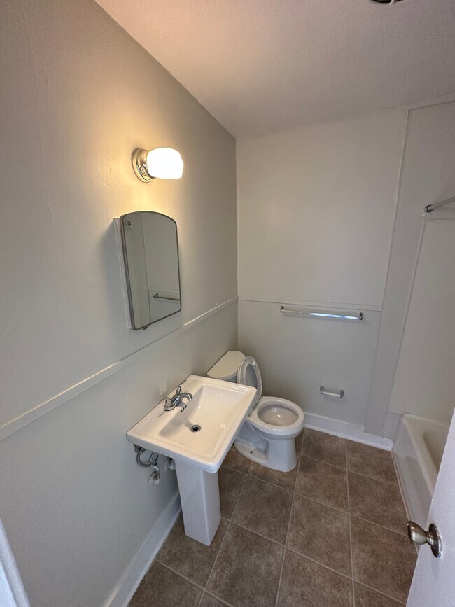 Foto del edificio - 101 E Mills St