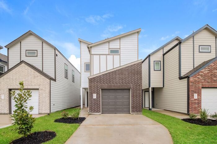 Foto principal - 15208 Estrella Rd E