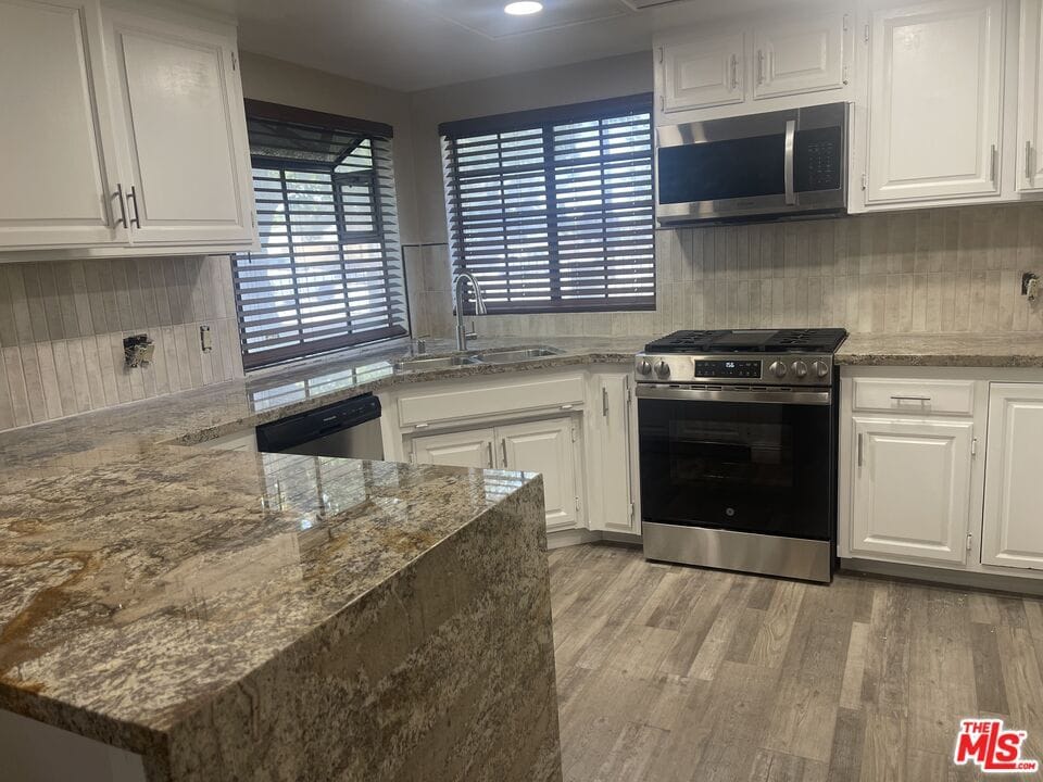 Foto principal - 44808 12th St W