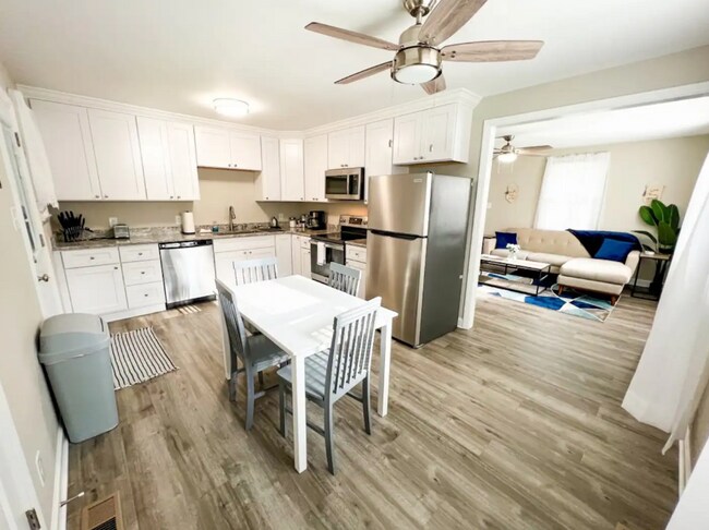 Foto del edificio - 1504 Seminole Trl