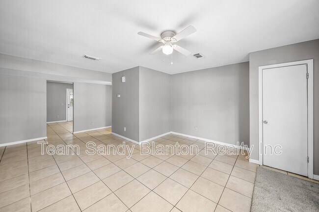 Foto del edificio - 2107 Langley Ave