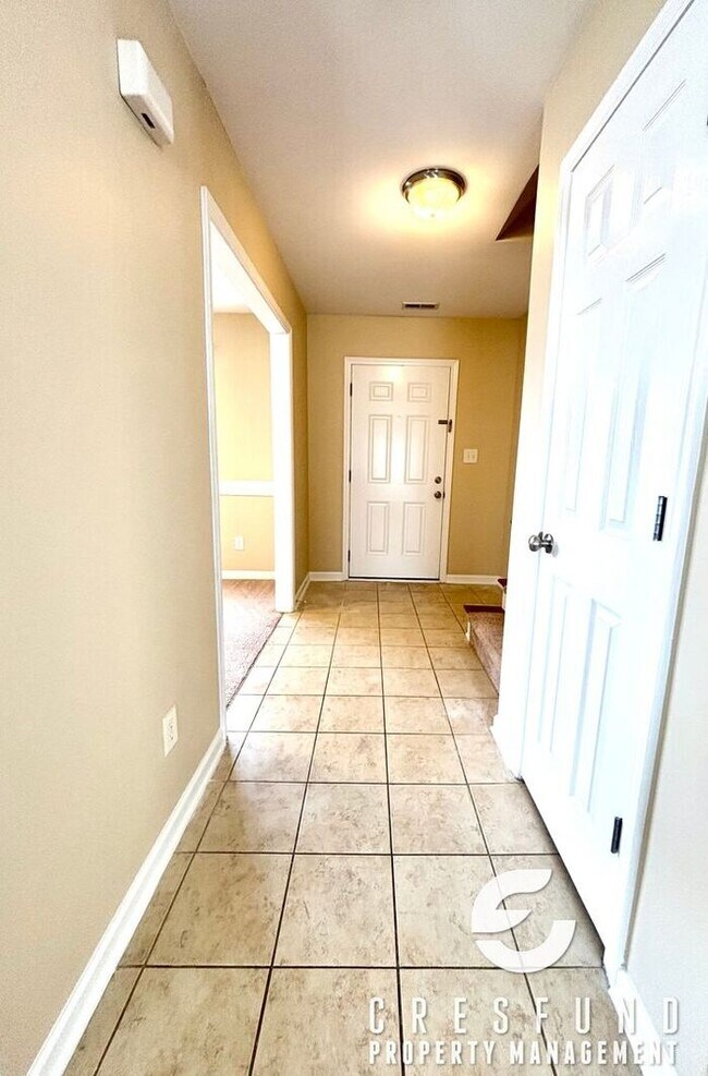 Foto del edificio - NEW PAINT AND LVP FLOORING! BEAUTIFUL 3 BE...