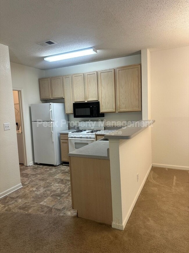 Interior Photo - The Links Condominiums