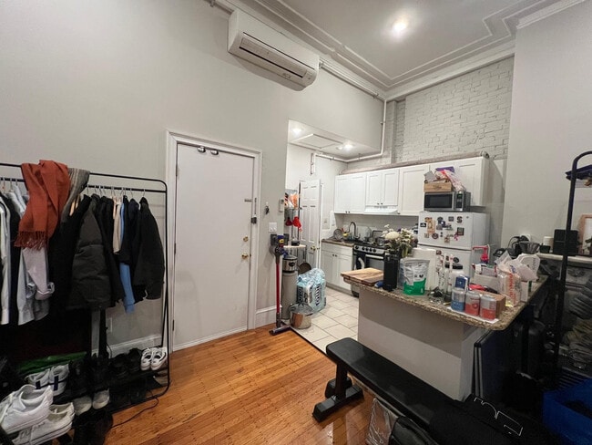 Building Photo - 112 Marlborough St