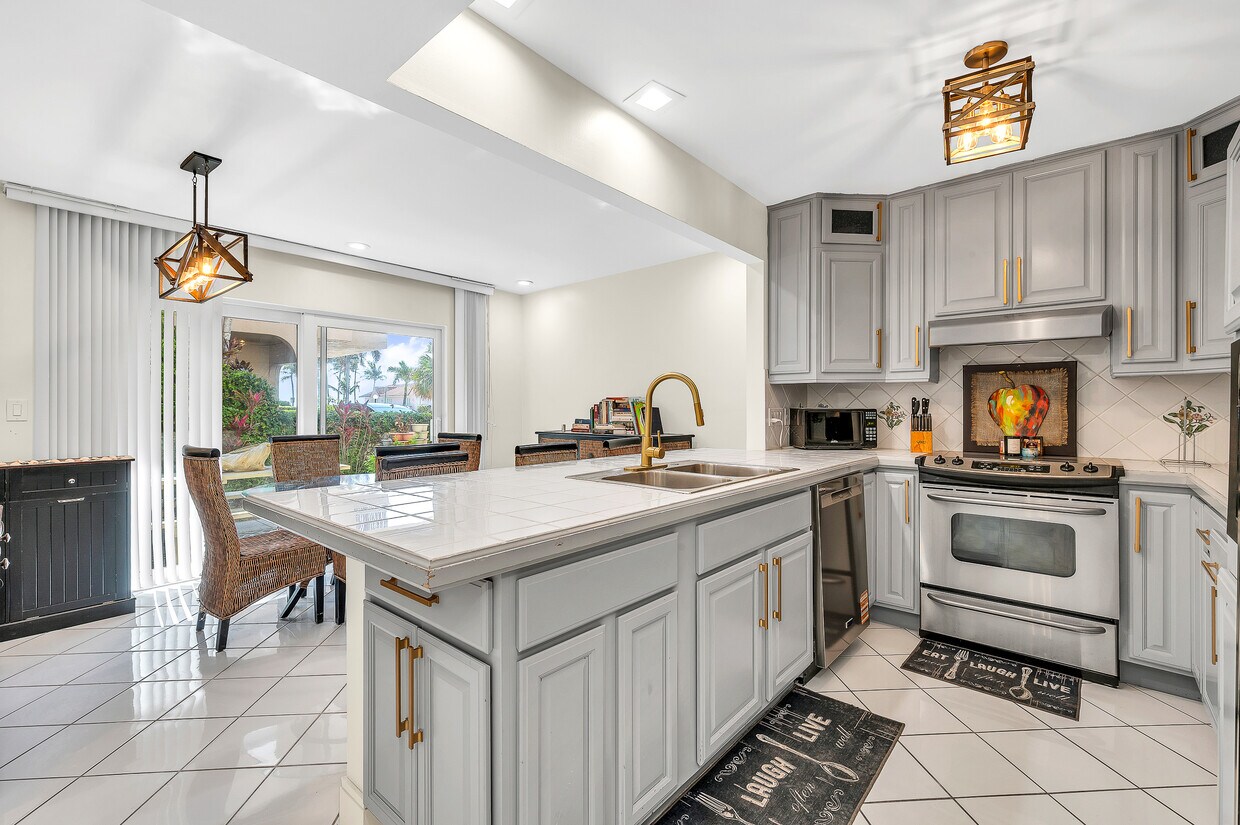 Foto principal - 584 SE 20th Ave