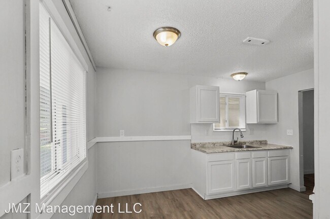 Foto del edificio - 3 br, 1 bath House - 6516 Oak St