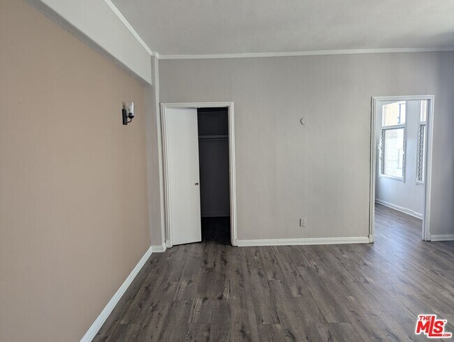 Foto del edificio - 634 S Gramercy Pl