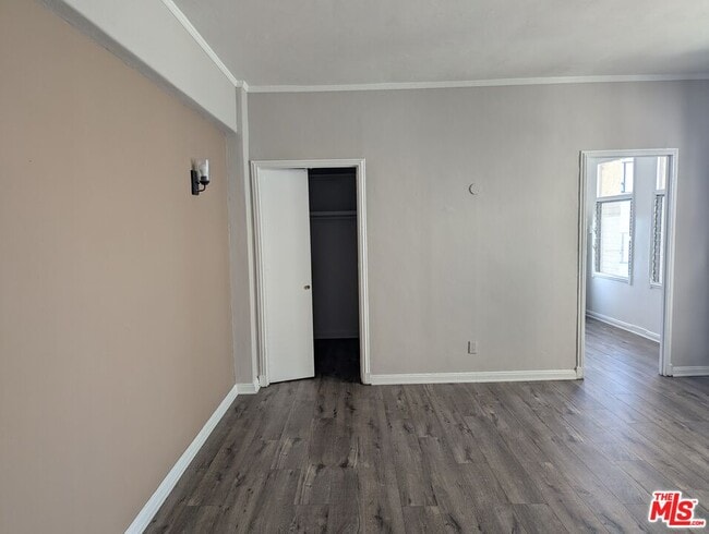 Building Photo - 634 S Gramercy Pl