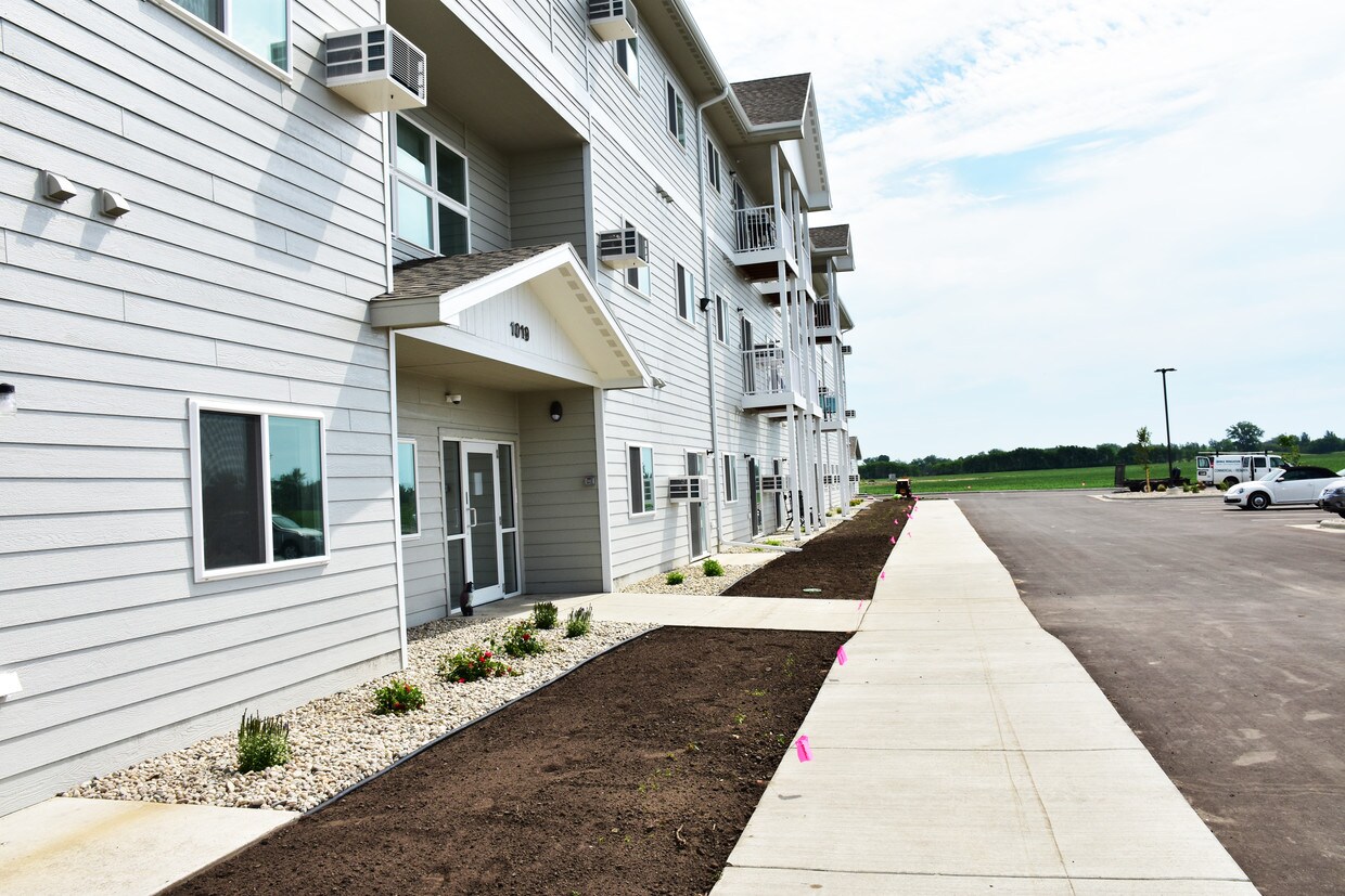 The Oaks Apartments Watertown, SD