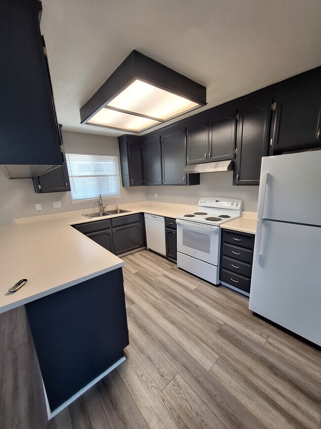Foto del edificio - 2388 Parker Ave