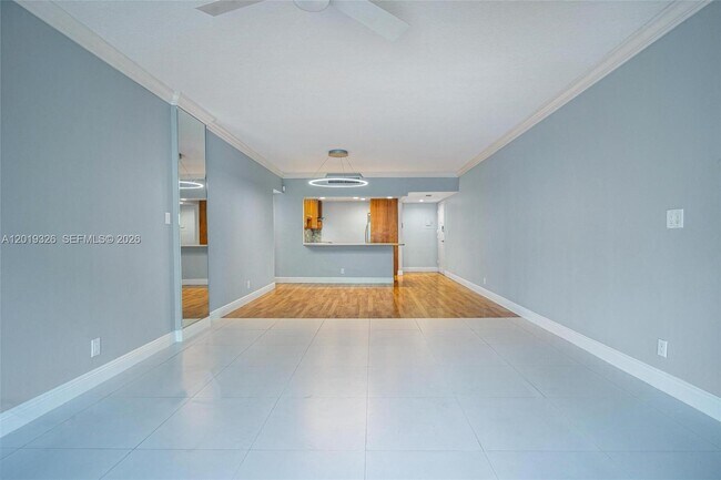 Foto del edificio - 100 Edgewater Dr