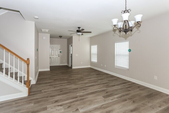 Foto del edificio - 13603 Riding Hill Ave