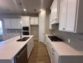 Building Photo - 6030 Cottontail Ln